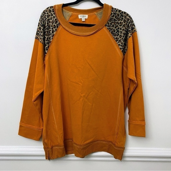 Umgee French Terry, animal print raw edge detail tunic with side slits medium - Picture 2 of 14